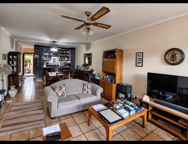 2 BEDROOM TOWNHOUSE FOR SALE IN THREE RIVERS